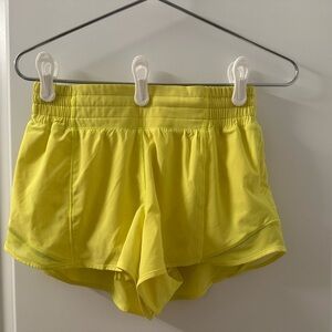 Lululemon Shake It Out High-Rise Running Short 2.5" | Sour Grape | 6